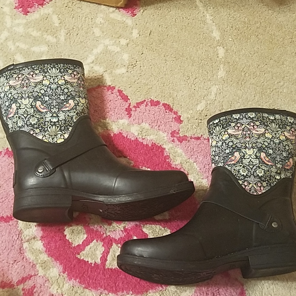 Liberty Strawberry Thief Ugg Short Rain Boots - Picture 3 of 6